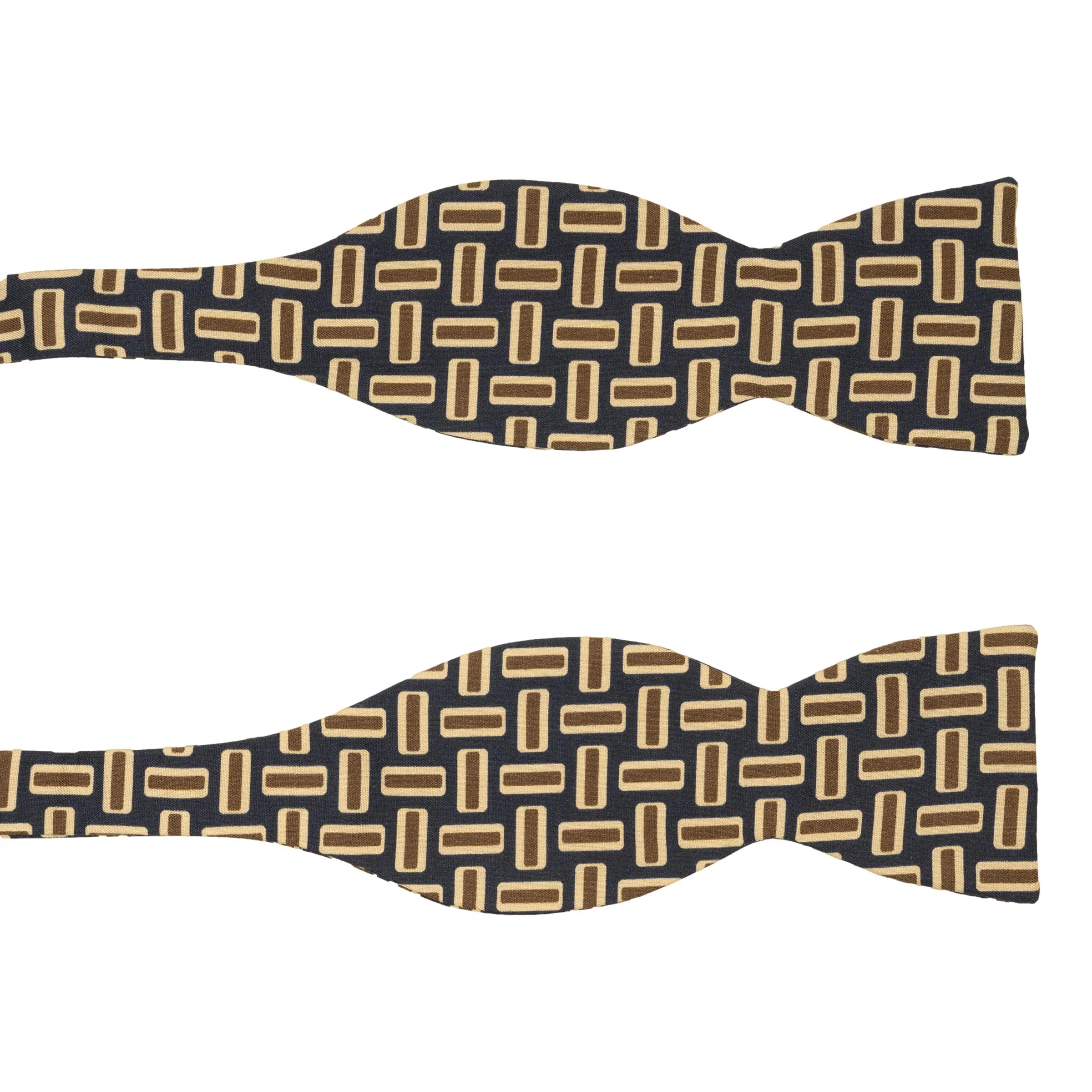 Hatch Bar Pattern Silk Bow Tie - Image 2