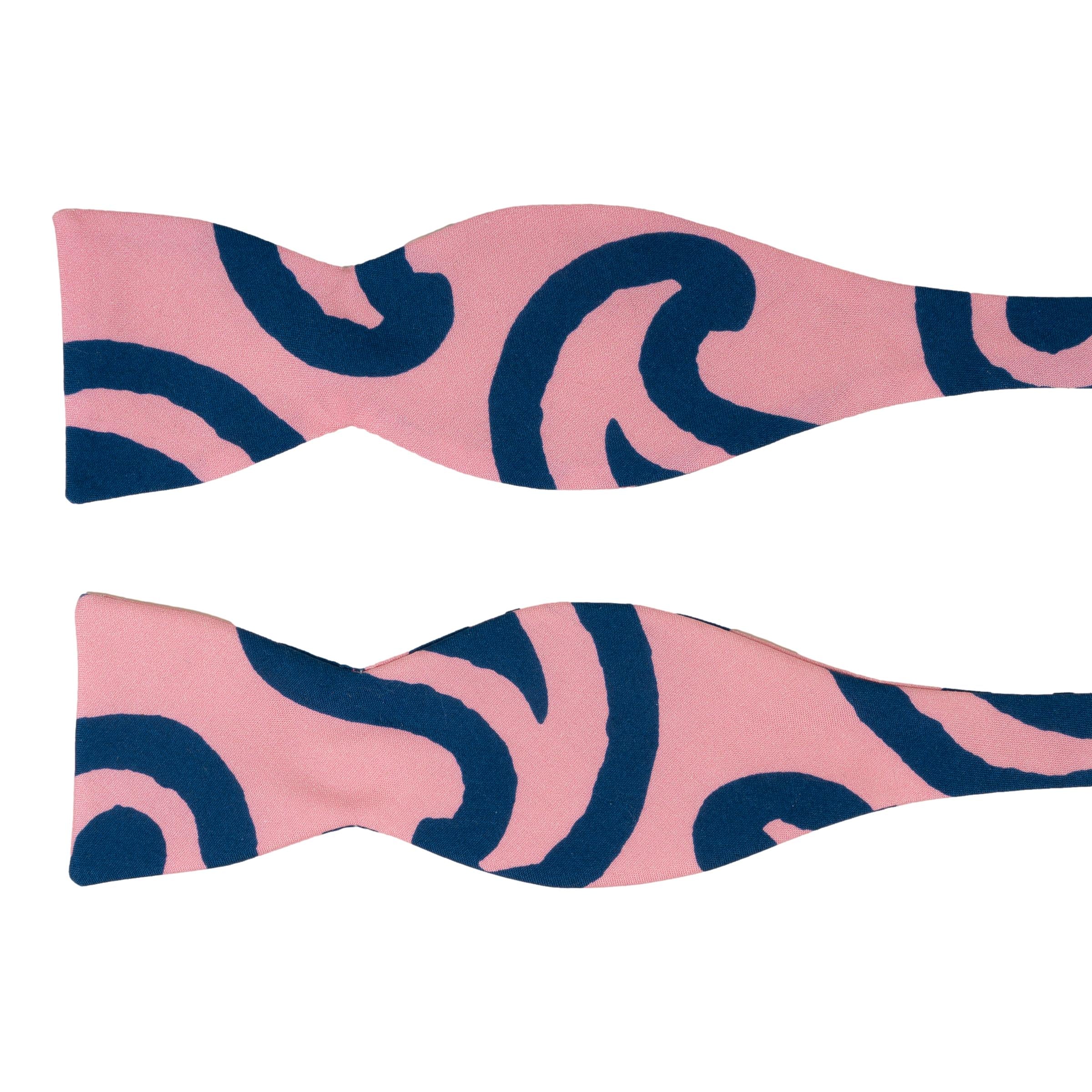 Large Paisley Pattern Print Silk Bow Tie - Image 2