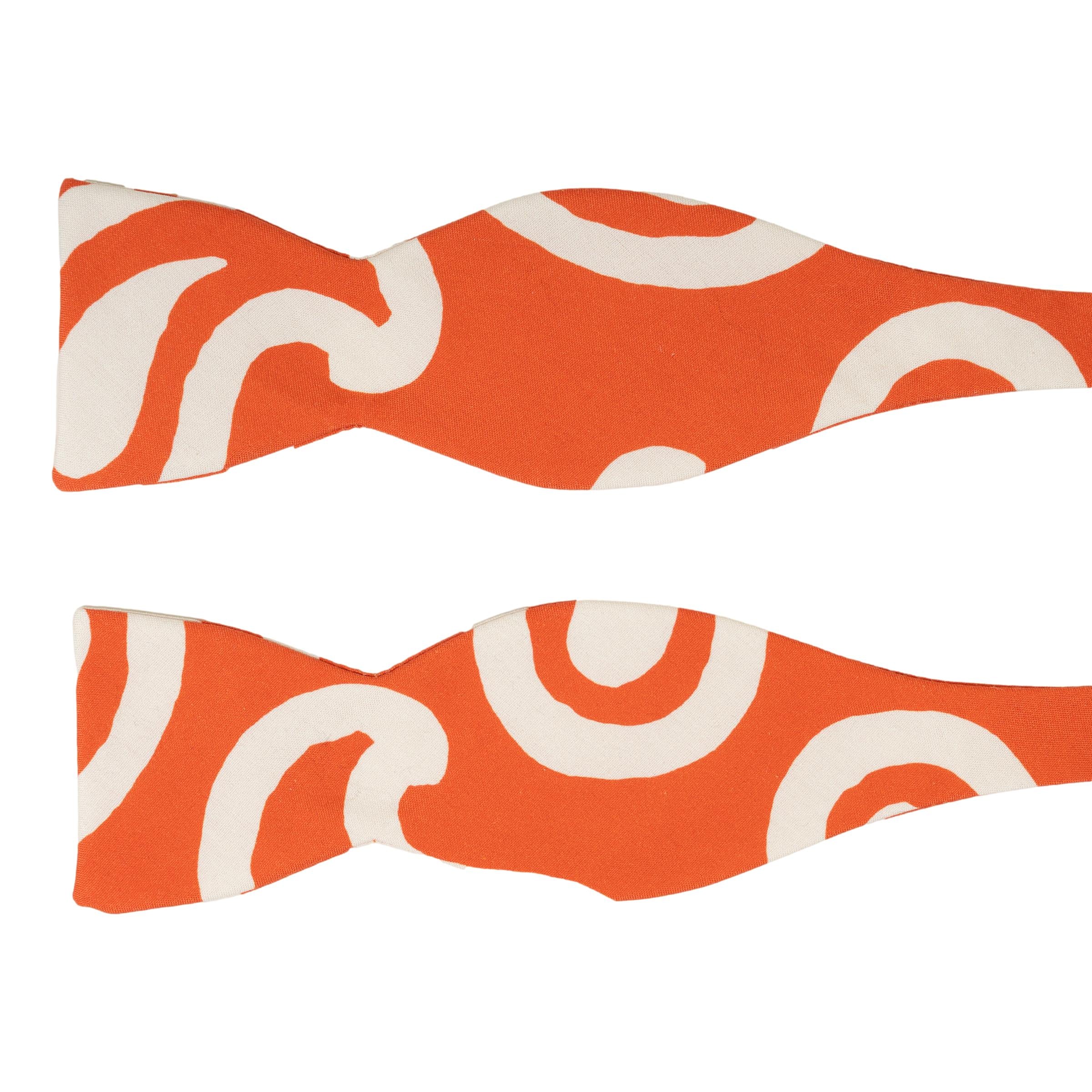 Large Paisley Pattern Print Silk Bow Tie - Image 4